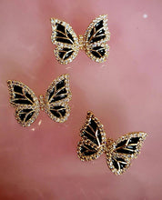 Load image into Gallery viewer, Fluttering Crystal Butterfly - Maritza&#39;s Nails 
