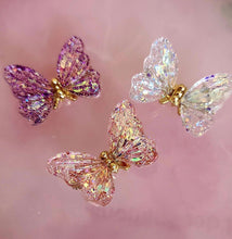 Load image into Gallery viewer, Fluttering Aurora Butterfly - Maritza&#39;s Nails 
