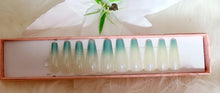 Load image into Gallery viewer, Press on Nail set- Ombre Pearl - Maritza&#39;s Nails 
