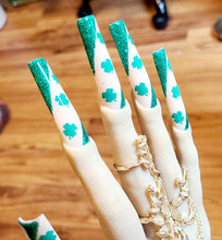 Load image into Gallery viewer, Lucky Clovers - Maritza&#39;s Nails
