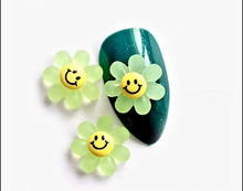 Load image into Gallery viewer, Happy Sunflower - Maritza&#39;s Nails 
